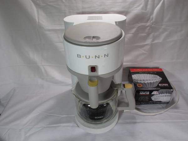 BUNN NHB 10 cup coffee maker with box of filters & manual 1