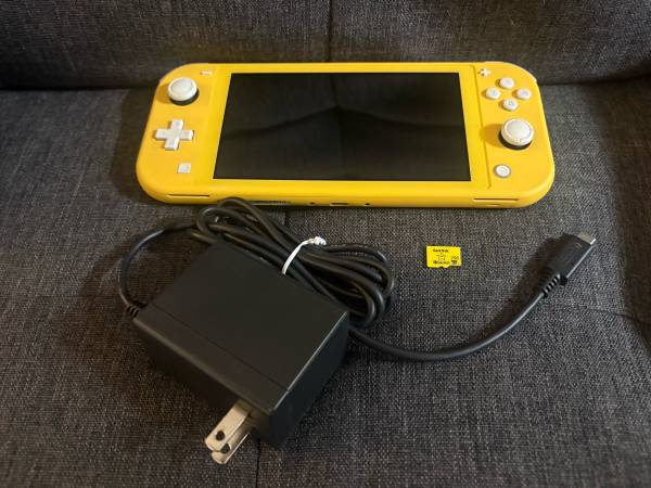 Nintendo Switch Lite イエロー　 アダプター無し Nintendo Switch Lite (Yellow) – Without AC Adapter - My Nintendo Store
