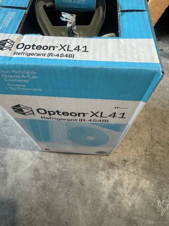 New jug of R-454B freon 1