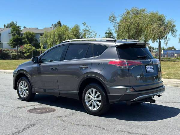 2018 Toyota Rav4 with only 39k Miles! - $18,990 (fremont / union city / newark)63613871682307122