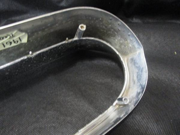 1961 Buick Le Sabre trasero izquierdo con moldura cromada para luz / N.º de pieza: 5951939 LH1 - $40 (Roseville)63440099334659123