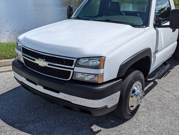 2007 Chevrolet Silverado 3500 Classic con plataforma *¡36.140 millas originales!* - $15.900 (Clearwater)63470261438465121