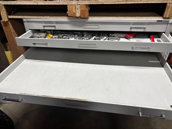 5-Drawer Metal Cabinets - $25 (East Wenatchee)63441567218563120