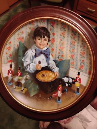 VanHygan & Smythe Wood frames for collectable plates 1