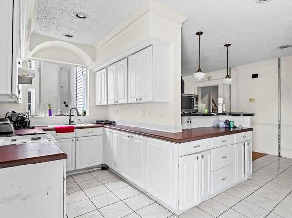 $624,900 / 3176ft2 - Multi Family Home in Woonsocket for Sale (58 Oakley Road)64002827340290123
