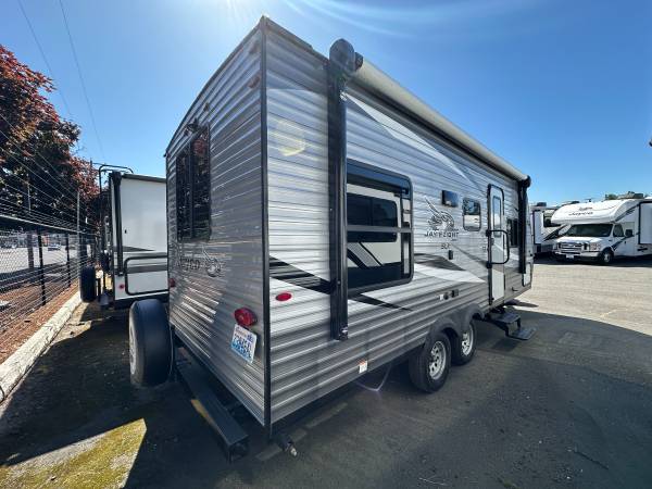 2021 Jayco Jay Flight 21' Travel Trailer - NO SLIDE, SLEEPS 5!! - $21,911 (LIKE NEW - WALKAROUND QUEEN BED)63470800244099123