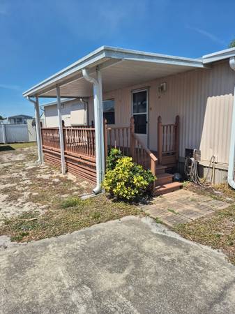 $39,000 / 2br - Two Bedroom, One Bath, Mobile Home with Florida Room and Laundry Room (Frostproof)64149647369218121