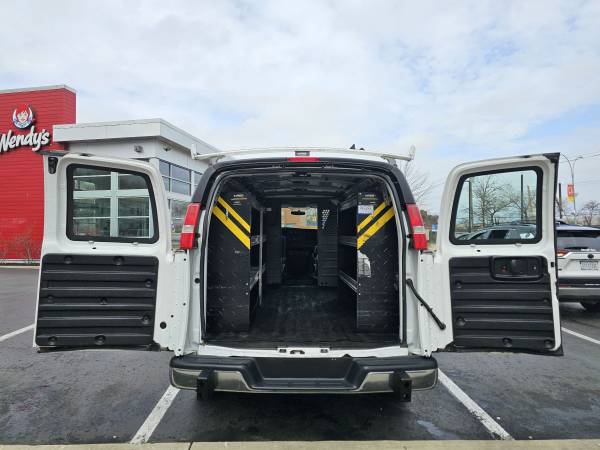 2017 GMC Savana 2500 - Photo 12