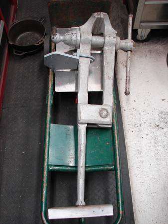 BLACKSMITH POST LEG VISE - 5 1/2" JAWS - 125 YEARS OLD 1