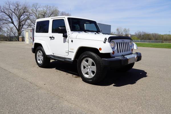 * 2012 JEEP WRANGLER SAHARA 4X4 * HARD TOP * AUTOMATIC * FINANCING - $12,998 (SAINT PAUL)63499580322563121