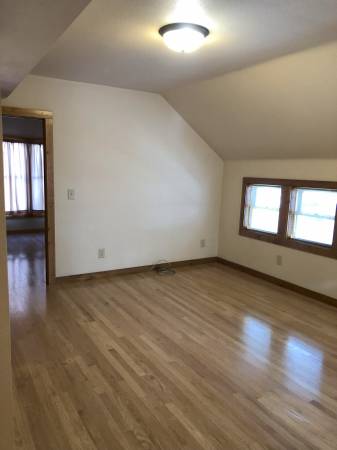 $800 / 1br - 512 1/2 Dodge St. (Eau Claire, WI)63845961114883124