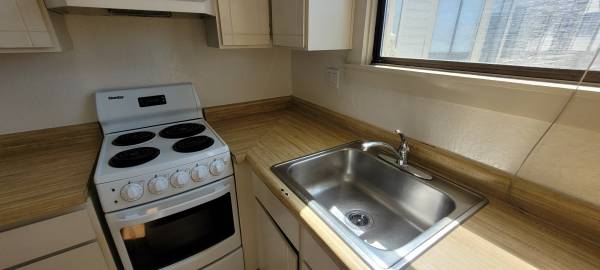 $3,500 / 1br - 780ft2 - Large quiet bright 1 Br Hrdw flr park avl Elev Lndry open 2-3 Sat 9/27 (marina / cow hollow)63868154243203122