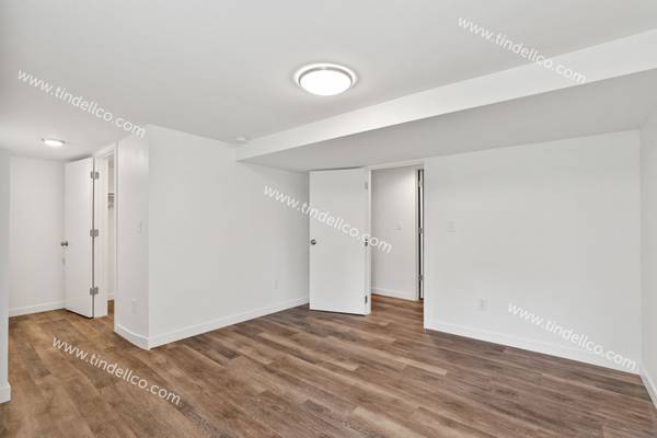 $3,295 / 4br - 2027ft2 - Cabaña soleada en NE Portland con paneles solares, mantenimiento de césped y paraíso de jardín (Portland)63820824896385123