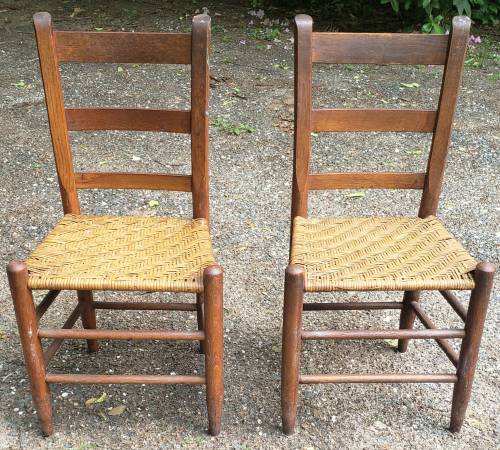 Pair of Vintage Thumb Back Rush Seat Side Chairs 1