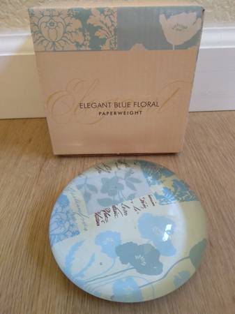 New Elegant Blue Foral Paperweigh 1