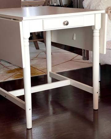 White drop-leaf table 1