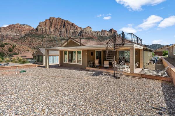 $889,900 / 3br - 1919ft2 - ZION IS YOUR NEIGHBOR - GORGEOUS 2021 SPRINGDALE HOME FOR SALE (Springdale)63932724729090121