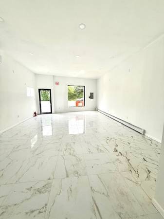 $4,000 Espacio Comercial Actualizado en Hempstead Turnpike (Hempstead)63661255908611124