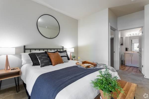 $1,760 / 2hab - 1051ft2 - Traiga a un amigo - ¡No es necesario compartir paredes de dormitorio! (Fairview, OR)63956786037123122
