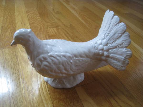 Vintage White Ceramic Decorative White Dove Bird Tabletop Ornament 1
