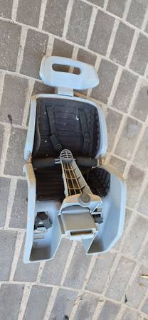 FREE Young Child's Car Safety Seat 1