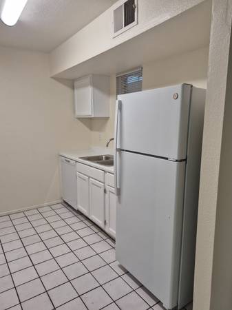 $1,030 / 2 habitaciones - 898 pies² - ¡Unidad de 2 habitaciones/baños disponible inmediatamente! Ideal para compañeros de cuarto (Las Cruces)63861850935043122