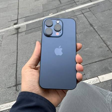 iPhone 15 Pro Max 1TB Blue Titanium Unlocked 1