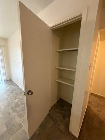 $960 / 2br - 1080ft2 - Tour With Us! Spacious 2 bedroom 1 bath Available Now! (Colony Garden Apartments)64047886417665123