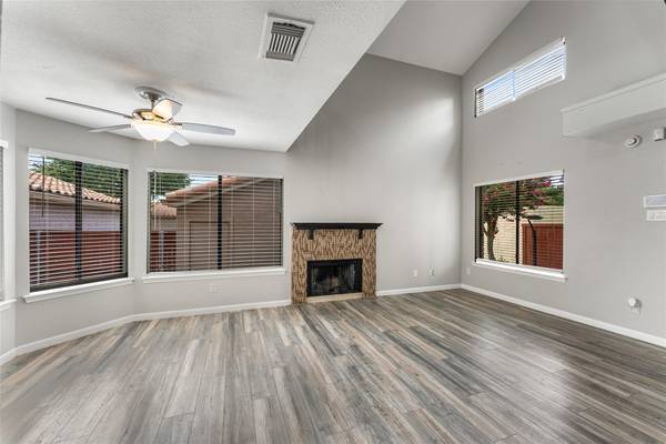$298,500 / 2hab - 1551ft2 - =====> Hermoso condominio TOTALMENTE ACTUALIZADO en Far N. Dallas, PLANO ISD<===== (North Dallas, Texas)63622590824961124