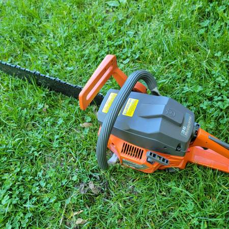 Husqvarna 36 Air Injection Chainsaw in Excellent Condition Runs Like New 1