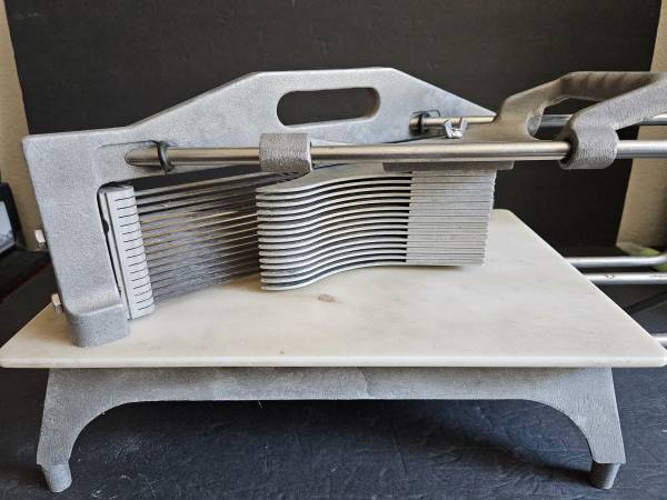 Lincoln Redco Tomato Pro Slicer, 3/16 inch Cut 1