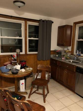 $800 / 3br - Private Room available in West Medford (Medford)63996405510659123