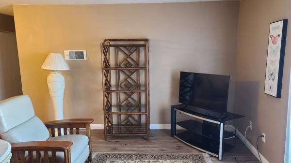 $1,450 / 2br - 950ft2 - 2 BR-1 BA - CONDO AMUEBLADO - GARAJE - lavadora/secadora en unidad - autobús ucsd (La Jolla Colony)63775411473537124