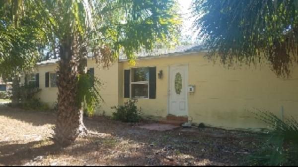 $995 / 3br - All INCLUSIVE ROOM, RIGHT OFF TREASURE ISLAND, Hi Speed Wifi/ W/D /BBQ / Yard. (Saint Petersburg)63976135602051120