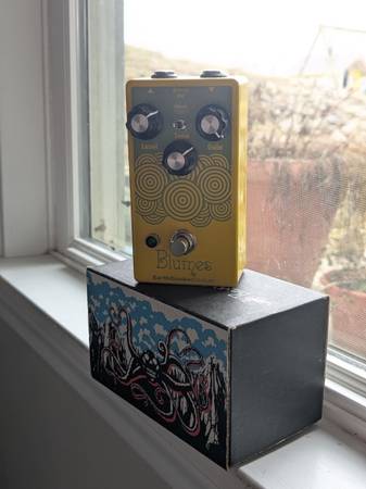 Earthquaker blumes bass overdrive pedal 1