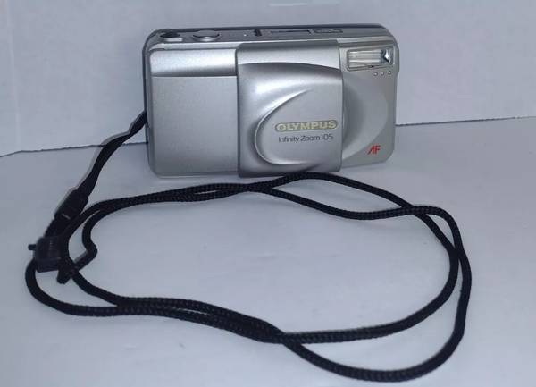 Olympus Infinity Zoom 105 Quartz Date 35mm Cámara de Película Automática - $35 (Tallahassee)63471020364931120