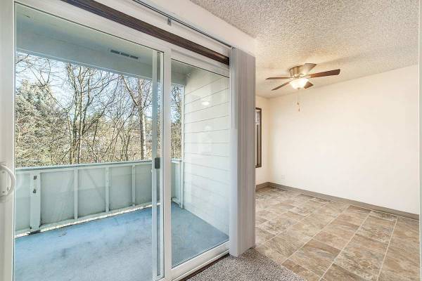$1,795 / 2br - 900ft2 - Extra Storage, Window Coverings, On-Site Laundry Facility (3710 SE Concord Rd, Portland, OR)63820824097793124