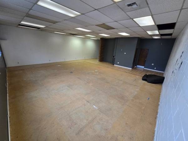 $3,000 / 1200ft2 - 🌟 ¡Espacio Comercial Principal Disponible en Alquiler! 🌟 (Everett)64165796167425122