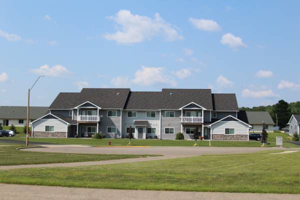 $1,400 / 2br - 1120ft2 - 2 Bdrm, Lower Level, W/D In Unit, Garage - 1929 #3 (1929 Cypress Court NE #3, Menomonie, WI)63845962403715121