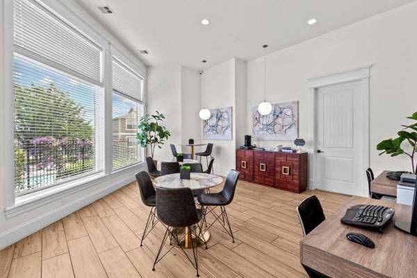 $1,399 / 1br - 904ft2 - Enjoy one month free on select apartments! (6626 Chapel Hill Blvd, Pasco, WA)63821648004099124