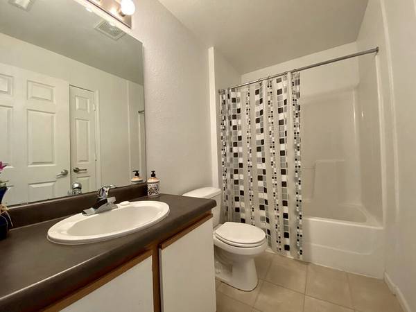 $915 / 2br - 987ft2 - Fall is almost here, Find your new home with us! (Junction City)63978413955586124