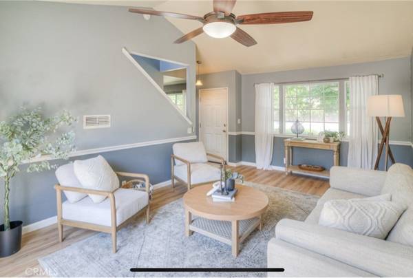 $2200.00 / 3br - 1200ft2 - Charming 3-bedroom, 2-bathroom home that perfectly blends comfort + co63972101948547123