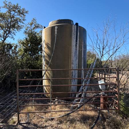 5000 gallon black poly tank 1
