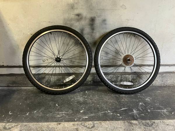 26" Tire & Rim Set (3-3) 1