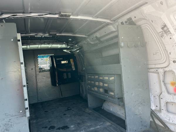 2009 Ford E350 Super Duty - Photo 7