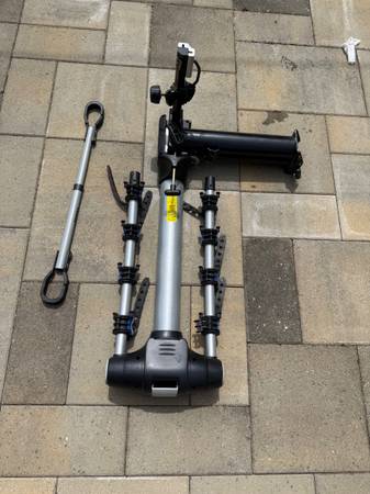 Thule Apex XT Swing 4-Bike Hitch Rack 1