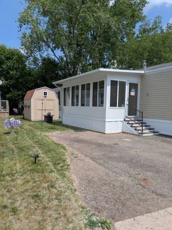 $59,500 / 2br - 1056ft2 - 2 Bed / 2 Bath Manufactured Home – Pond View! (Holt)64196990160899120