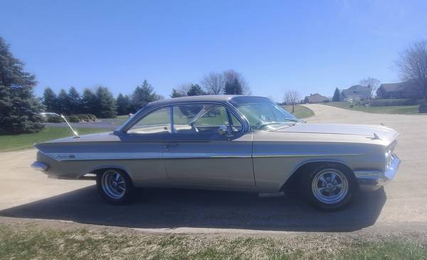1961 Chevrolet Impala Bubble Top - $59,850 (Naperville)63618869388419122