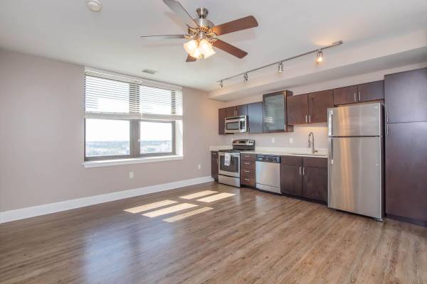 Storage Units, Large Windows, 1BD 1BA 1