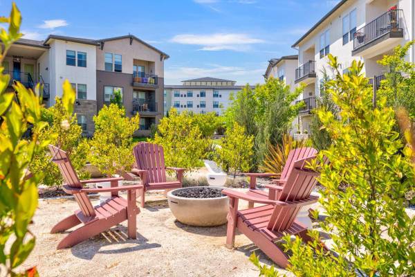 $3,114 / 2br - 1193ft2 - Electrodomésticos Energy Star Whirlpool de acero inoxidable, estaciones de carga para vehículos eléctricos (rohnert pk / cotati)63834322359169121